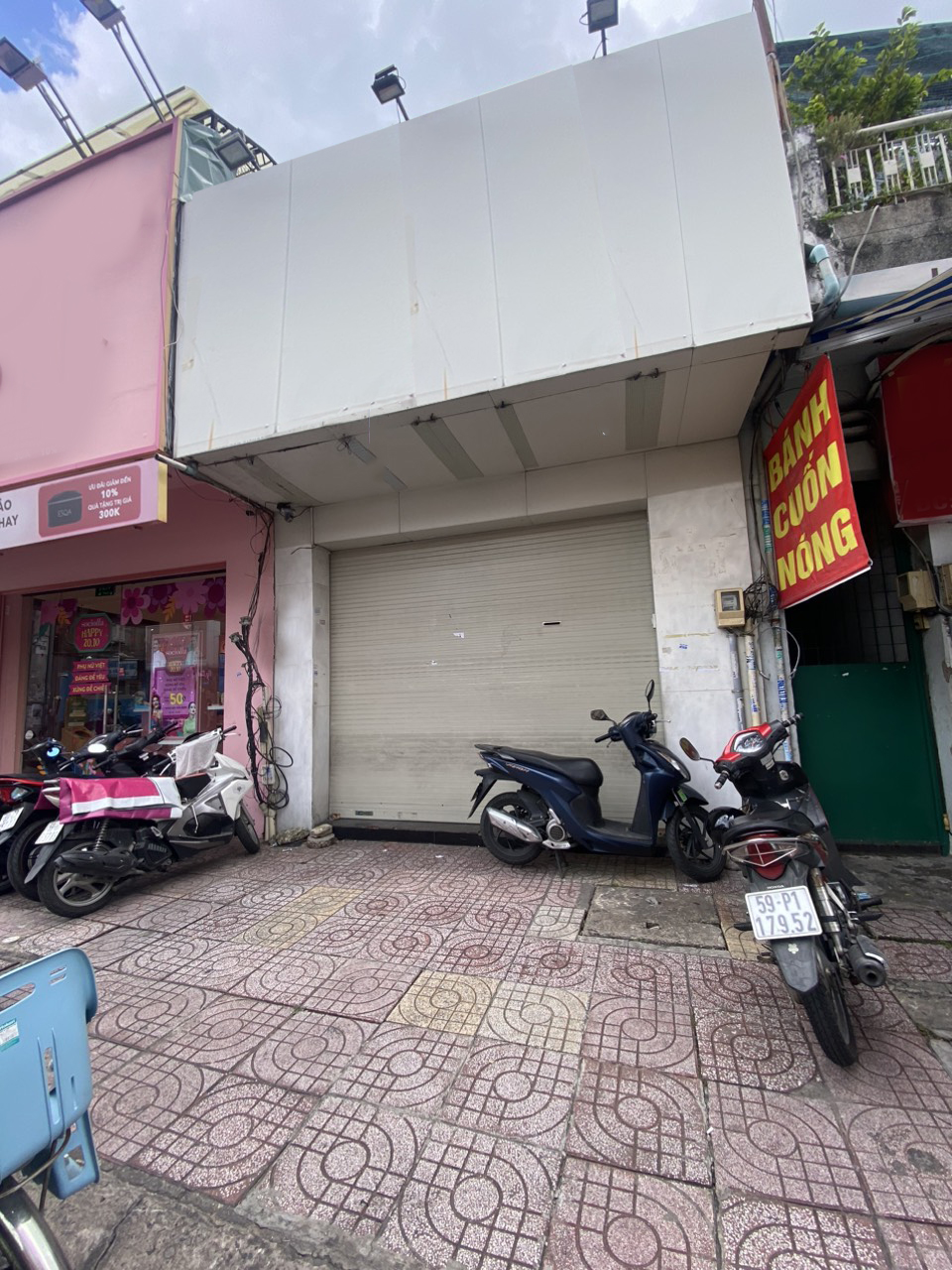 Cho thuê mặt bằng lối đi chung (muốn riêng khách có thể tự ngăn). Mặt tiền Lê Văn Sỹ, Phường 10, Quận Phú Nhuận